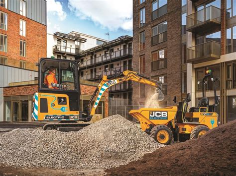 Leading the way in electric excavators 